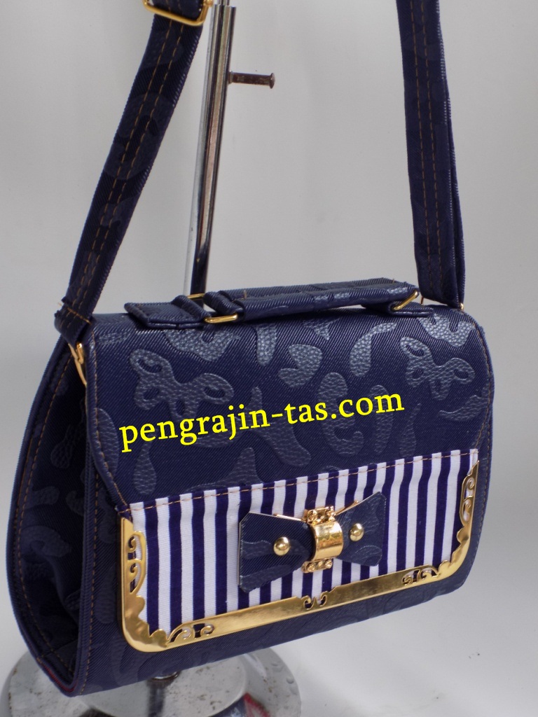 pengrajin-tas-kudus-0014-biru-dongker