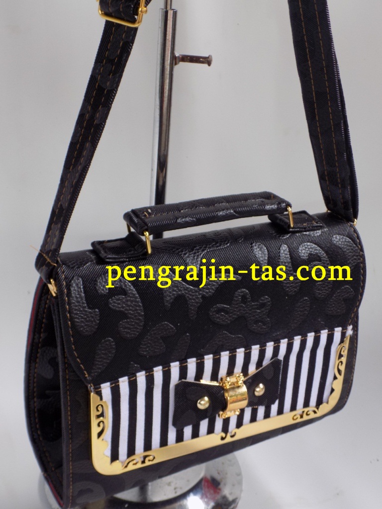 pengrajin-tas-kudus-0014-hitam