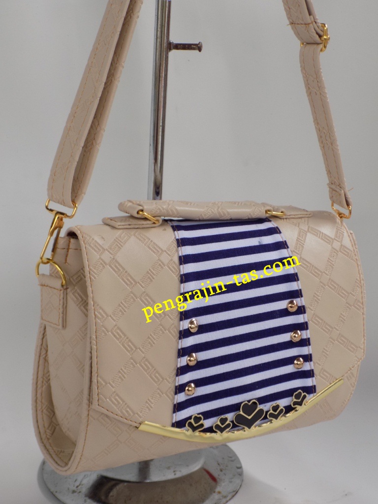 pengrajin-tas-kudus-0015-cream